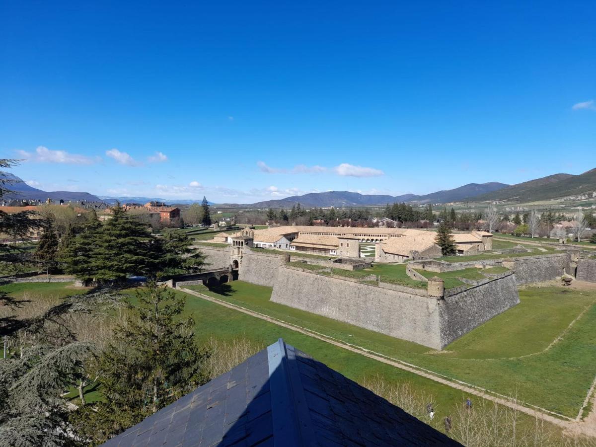 Atico Ciudadela Lägenhet Jaca Exteriör bild