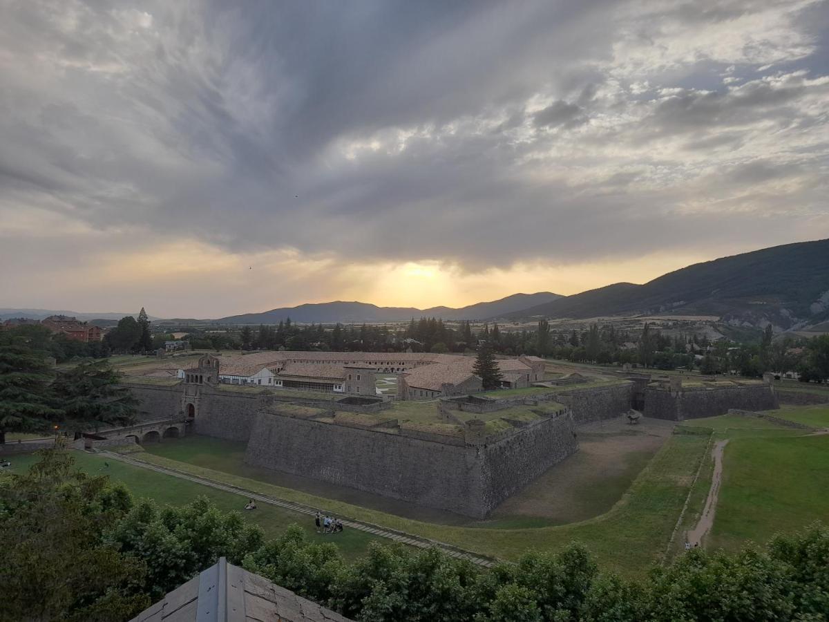 Atico Ciudadela Lägenhet Jaca Exteriör bild